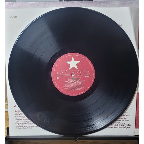 Neil Young "Hawks And Doves" 1980 Reprise (HS2297) Mint - Picture 6 of 7